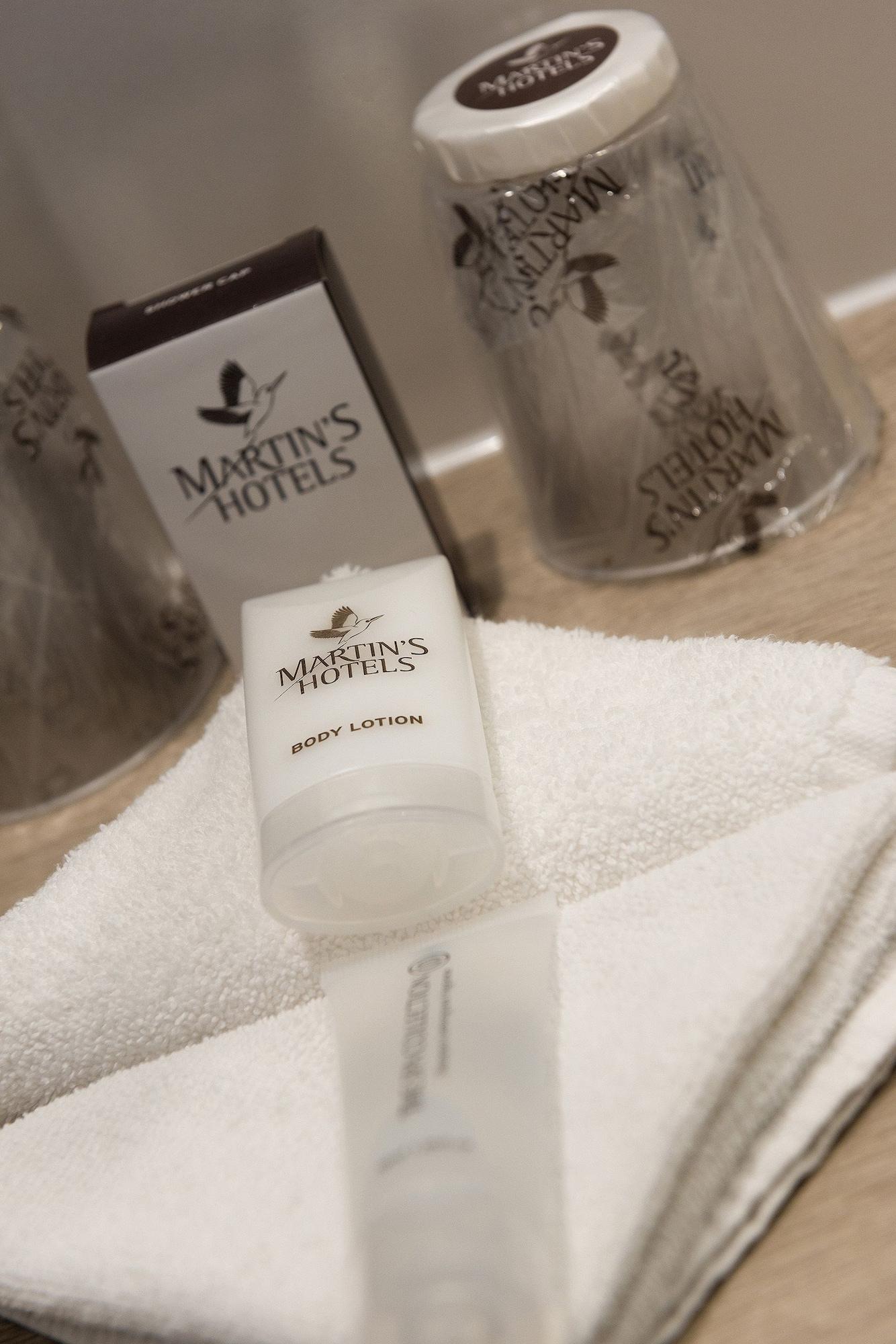Martin's 3*